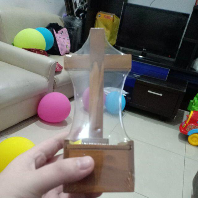 Salib Duduk Kayu Kotak Tempat Benda Rohani 17 Cm Polos Tanpa Corpus