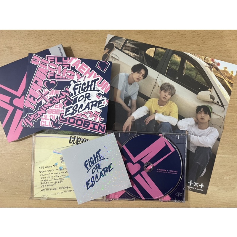 TXT FIGHT OR ESCAPE TOGETHER VER FIGHT VER ALBUM ONLY (booked)