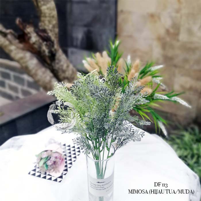 Daun artificial / daun mimosa plastik / bunga plastik