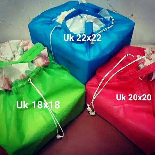 

TAS SERUT KAIN UK 18 20 & 22 CM UNTUK DUS MAKANAN / SOUVERNIR ULANG TAHUN @ 12PCS