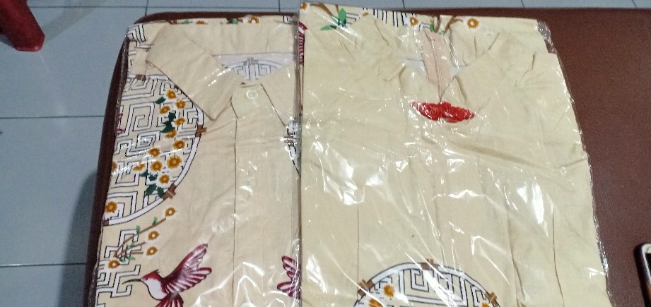 Couple Batik / Batik Pasangan / Batik Sarimbit / Seragam Dress Batik Wanita / Kemeja Batik Pria Mura