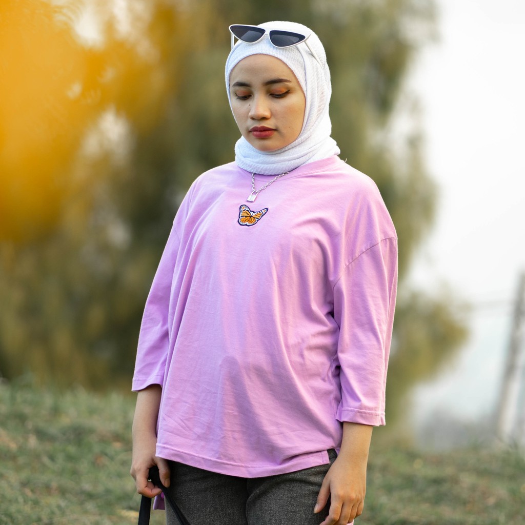 Basic Oversize T-shirt Lilac & Kuning dengan patch Kupu-kupu lucu