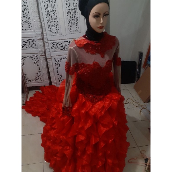 preloved gaun pengantin layer merah mewah