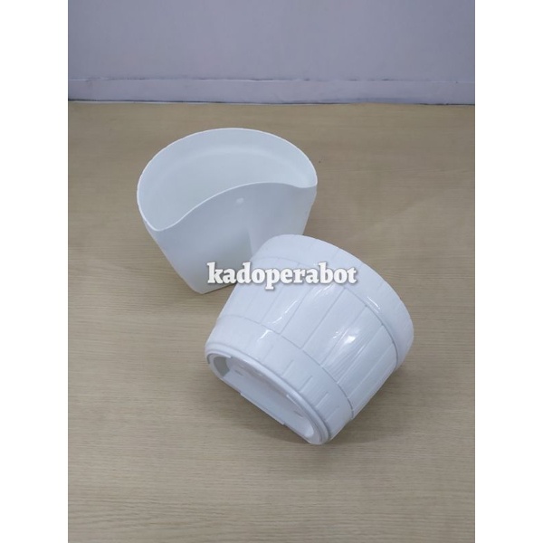 pot bunga dinding putih - pot tanaman PGT-8833 - pot dinding no.22
