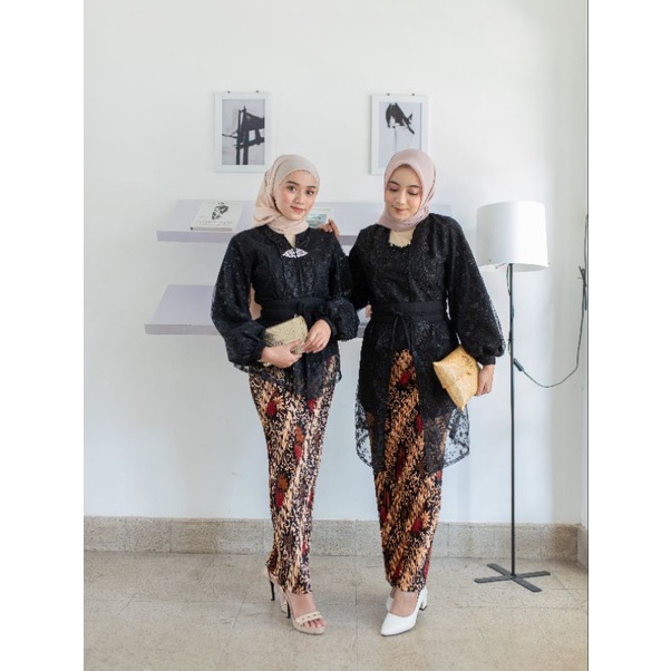 COUPLE NURHALIZA dan NURBAYA HITAM
