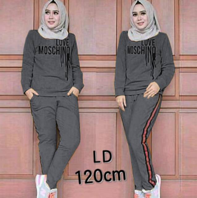 Set mochi SUPER JUMBO, baju senam, training olahraga, training wanita, motif moschino,training jumbo