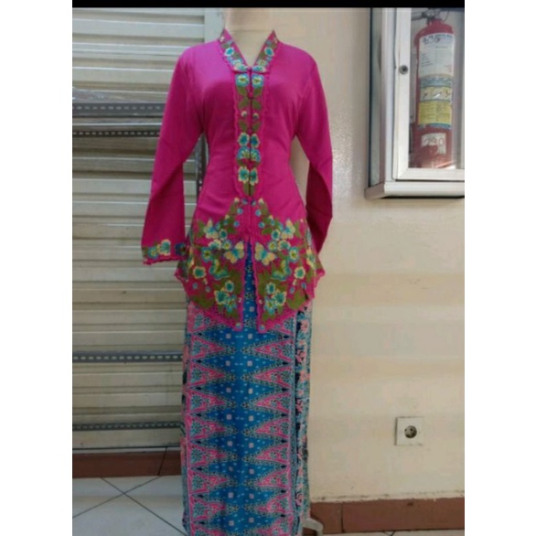 Kebaya Encim Modern Lengan Panjang Kebaya Encim Bordir Kebaya Betawi Modern Kebaya Kartini Kebaya Bordir Kebaya Jumbo Terbaru-Fanta