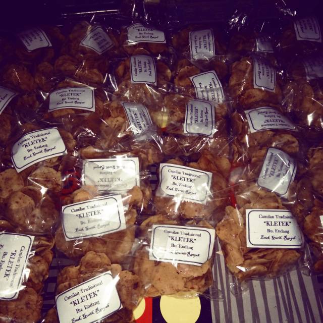 

Kripik singkong kletek