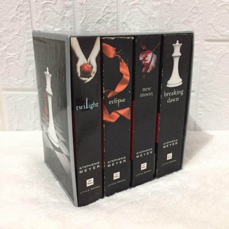 Novel Import “Twilight Saga” by Stephenie Meyer (Complete Set/Jual satuan)