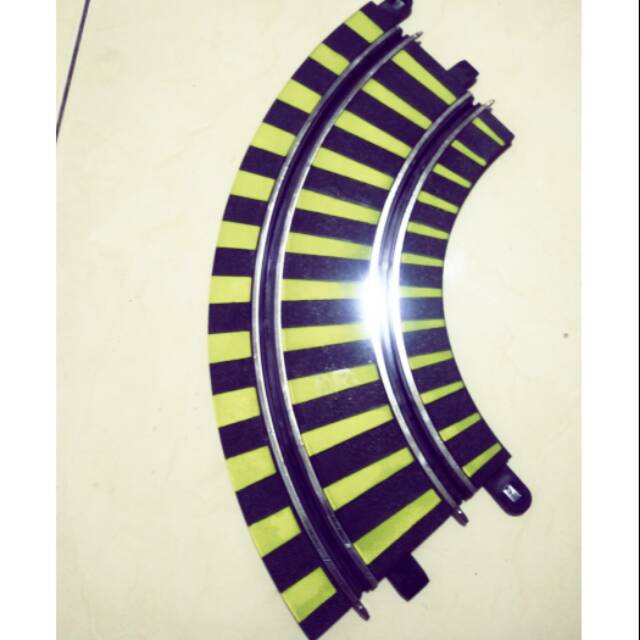 Spare part tikungan mobil balap