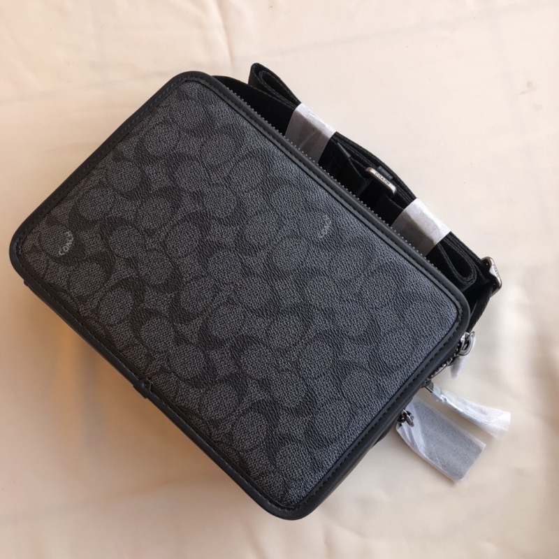 CH Charter Crossbody 24 In Signature (C5341)