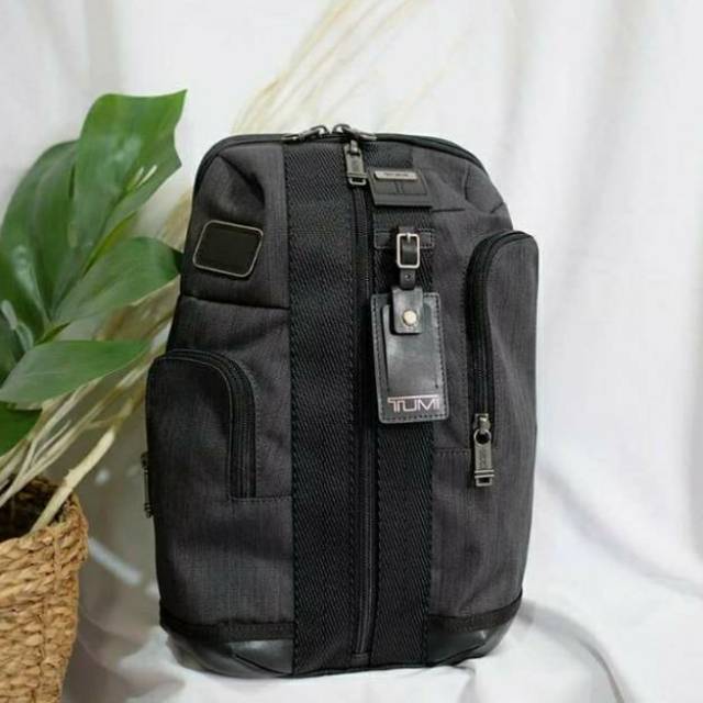 Tas Tumi Higgins Sling Pack Charcoal Grey original brand New With Tag.