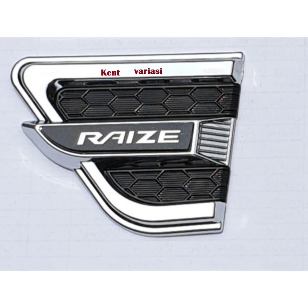 Side Vent samping Mobil Raize