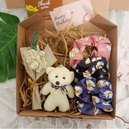 

AllShopBlink HAMPERS BLINK SERIES KADO WISUDA WEDDING BIRTHDAY GIFT BOX
