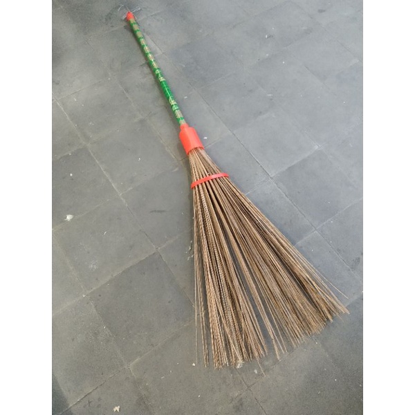 Sapu Taman / Sapu Korek / Sapu Lidi