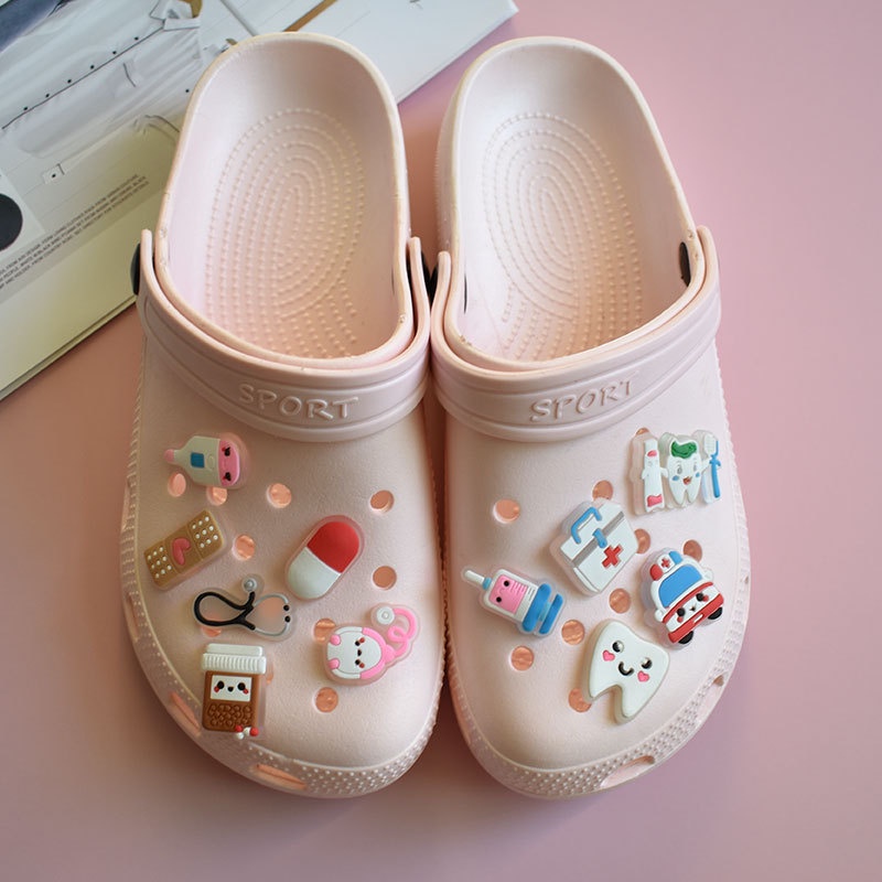 Jual Bercahaya Crocs Jibbitz Pin Sandal Bentuk MEDIC SUSTER RUMAH SAKIT