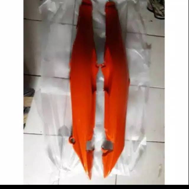 Body belakang Jupiter z lama, orange