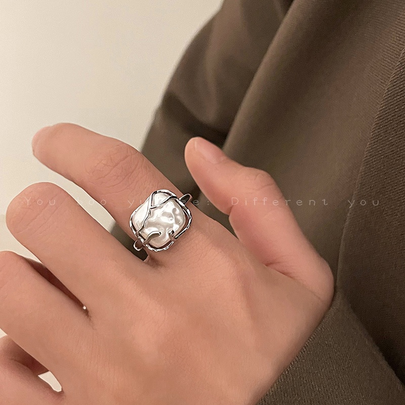 Cincin Model Terbuka Desain Bulan Sabitmutiara Adjustable Untuk Wanita