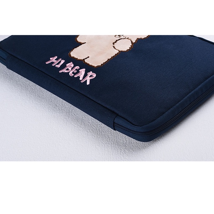 Sleeve Pouch Sarung Tas Jinjing Ipad Tab Tablet Laptop Bag Macbook Air Pro Asus Acer Lenovo HP Huawei Vivobook 11 12 13 14 15 inch Motif Gambar Beruang Bear Warna Biru Navy Blue Lucu Cute Murah Korean Model Tali Banyak Slot Ruang Stationary Lembut