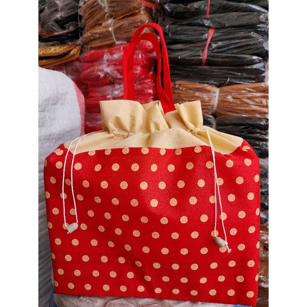 Tas Hajatan serut polkadot Crem-Merah uk.22x22