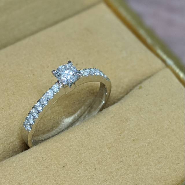 CINCIN EMAS BERLIAN EROPA SOLITAIRE RING