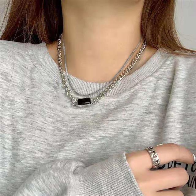 Hitam Square titanium steel kalung wanita musim panas cahaya mewah minoritas desain kalung rasa hip