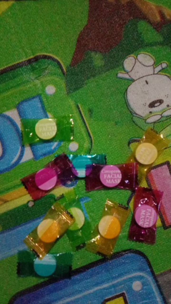 Compressed Mask ( Masker Tissue Topeng )