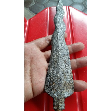 pusaka tombak korowelang