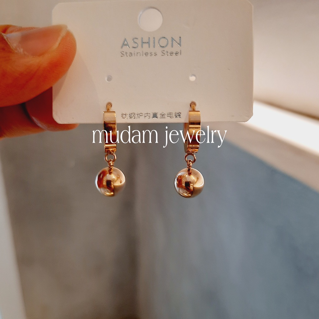 Anting Jepit Titanium Bentuk Iron Ball Tersedia Warna Rose Gold, Gold dan Silver