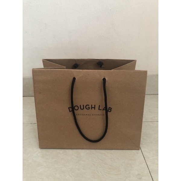 

paper bag/paperbag/tas kertas/bungkus kado/Dough Lab