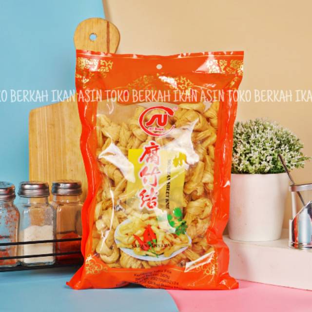 

Soybean Sheet Knot 300gr SU Brand / Kembang Tahu Pita
