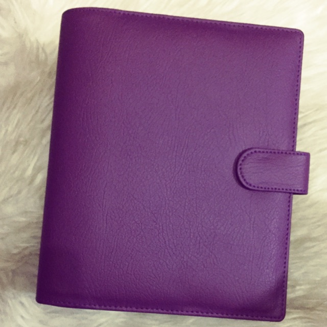 

Binder Kulit Polos UNGU