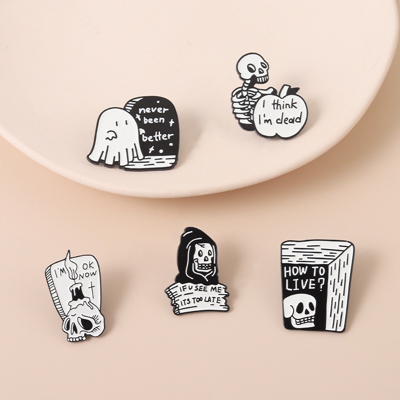 Bros Pin Enamel Bentuk Tengkorak Halloween 5 Gaya Goth Punk Untuk Aksesoris Tas Ransel