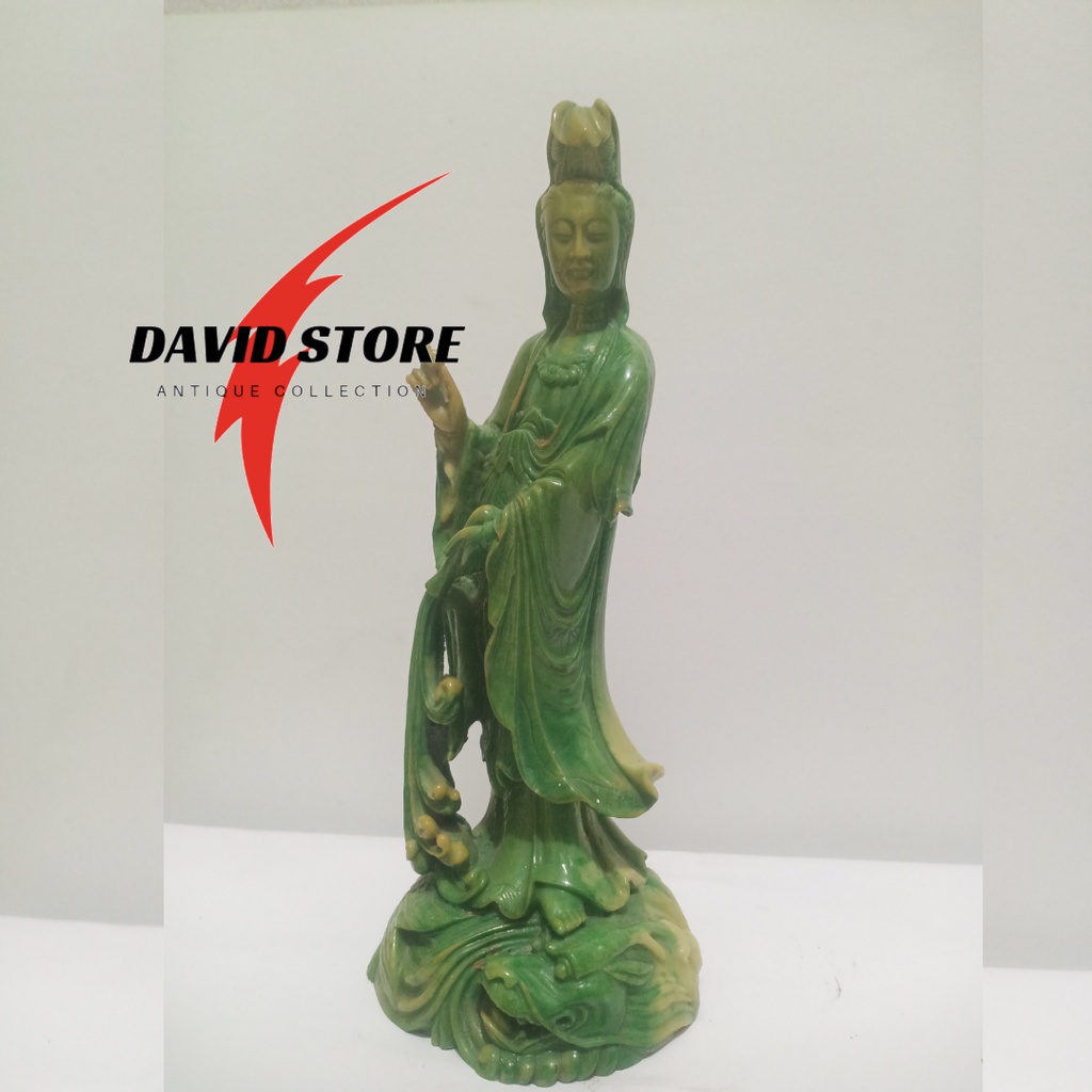Patung Dewi Kwan Im Hijau Resin