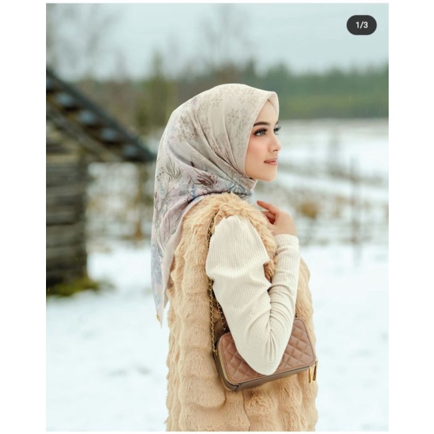 BUTTONSCARVESxDISNEY Frozen Almond XL (BOOKED)