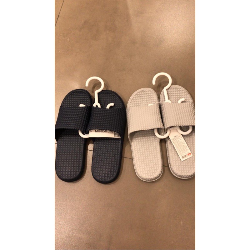 MINISO ! 4WRN. WOMEN'S COMFORTABLE BATHROOM SLIPPERS. sandal miniso