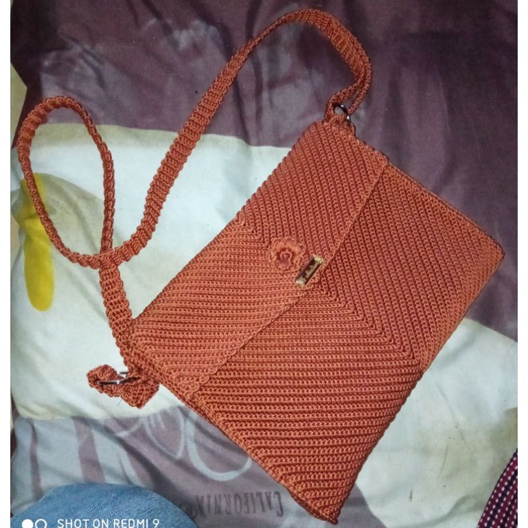 tas rajut slempang coral/tas slempang rajut coral