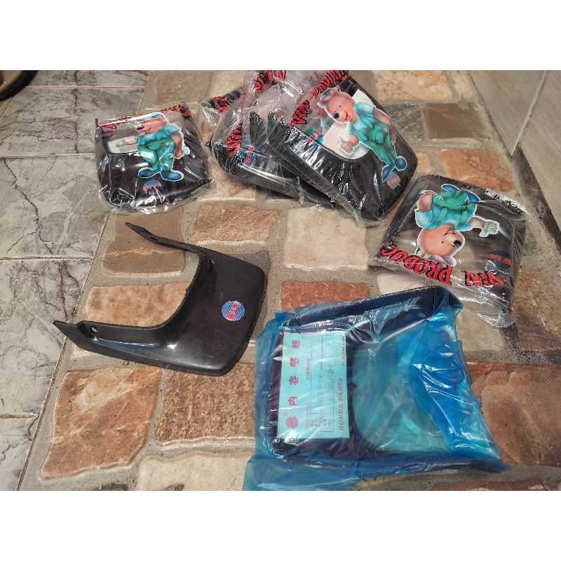 Kepet spakbor belakang pet honda c700 c800