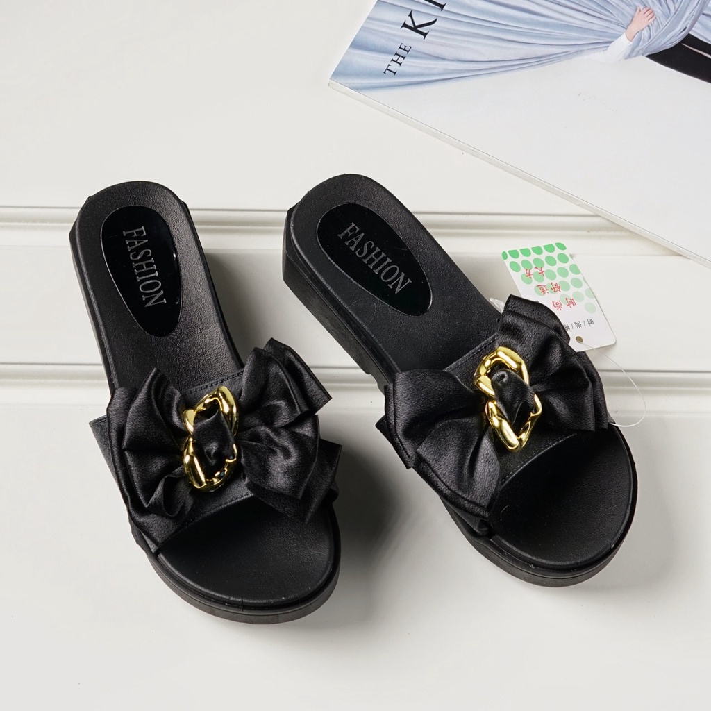 SANDAL FLAT TERLARIS SEPATU CANTIK S2013 (NO BOX) SEPATU FASHION SEPATU MURAH SEPATU IMPORT JAKARTA SEPATU BAGUS