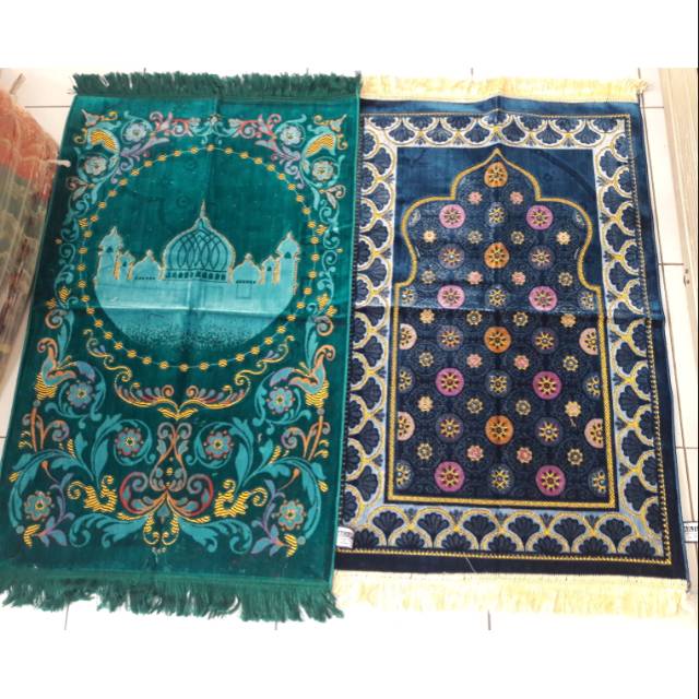 Sajadah Turki Jumbo Merk ALIF Turkiye. 69 x 110cm. Premium Quality. Tebal dan Besar