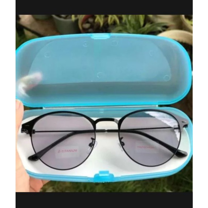 Kacamata photocromic kekinian