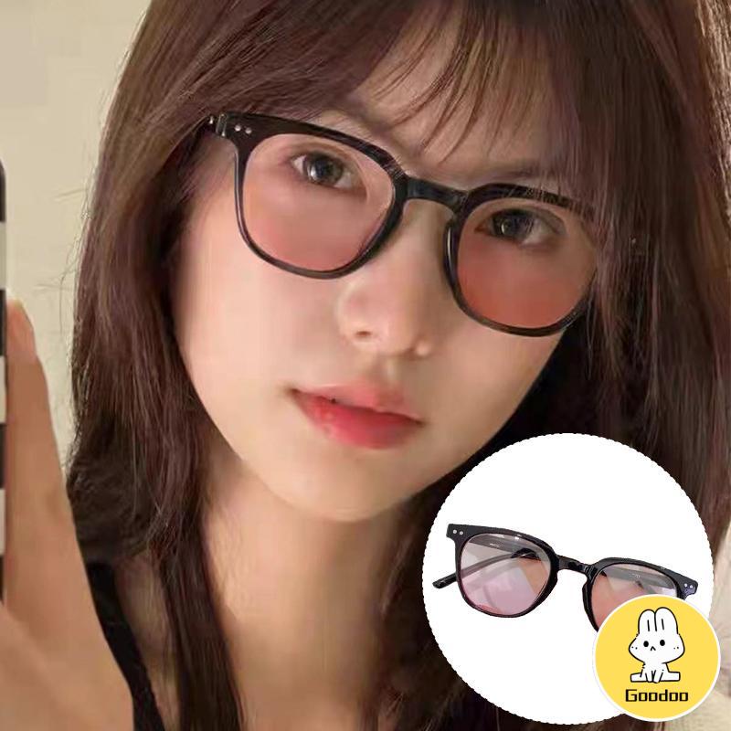 Kacamata Bingkai Hitam Gradient Pink Blush Glasses Wanita Trendi Wajah Bulat untuk Foto -Doo