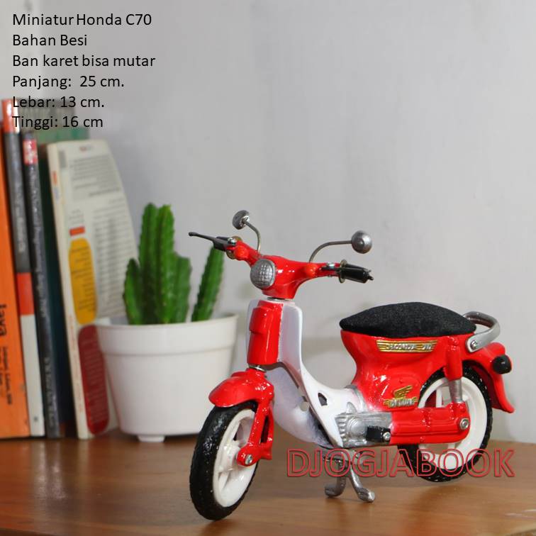 Miniatur Motor Honda C70. Miniatur Pitung. Die Cast C70. Diecast Pitung. djogjabook