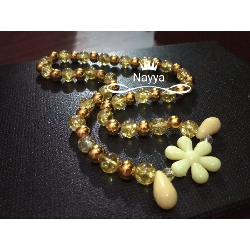 kalung imitasi anak perempuan mutiara berat sintetis corak batu pecah kuning emas