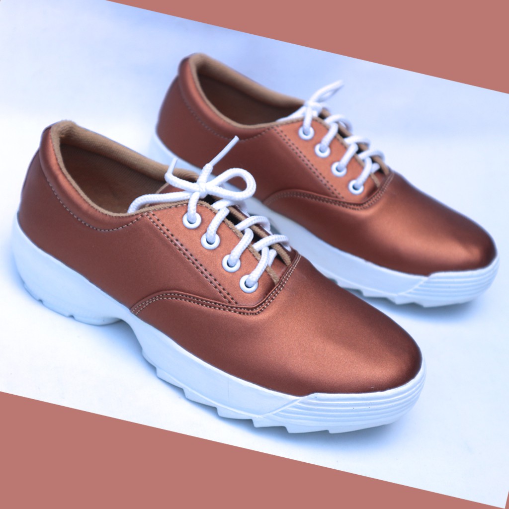 Sepatu Wanita Sneakers Yutaka YK-01 TAN