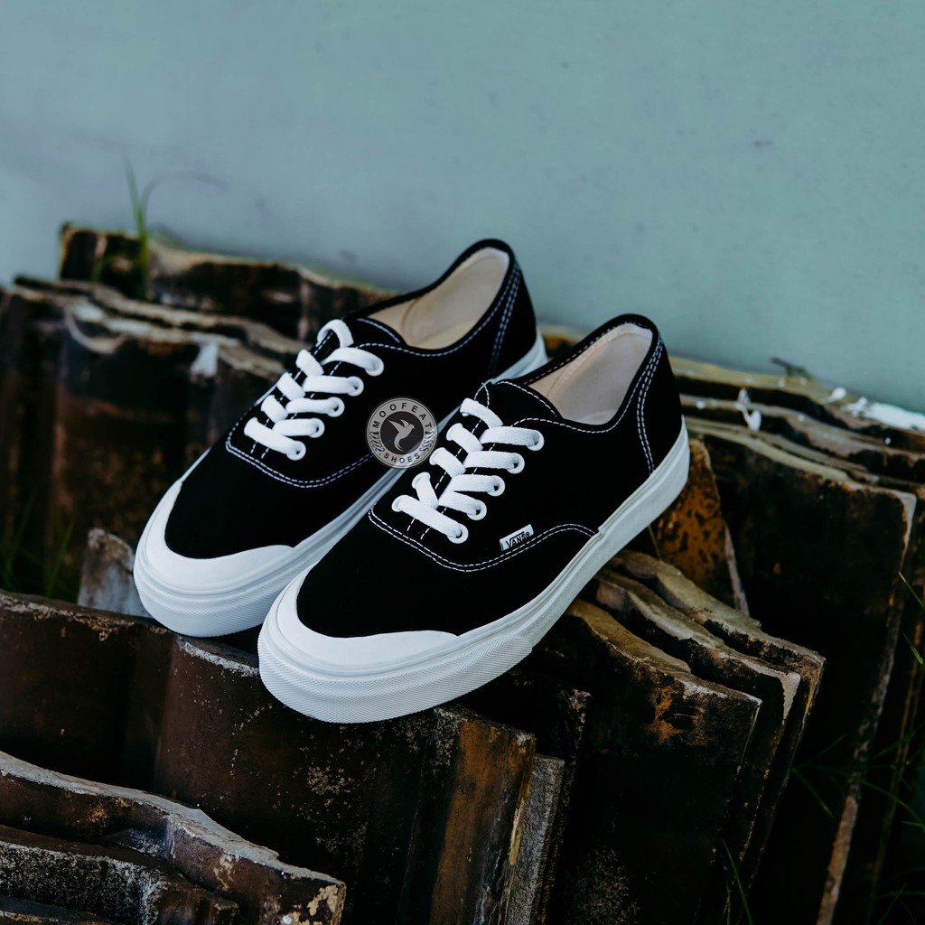 vans authentic half moon