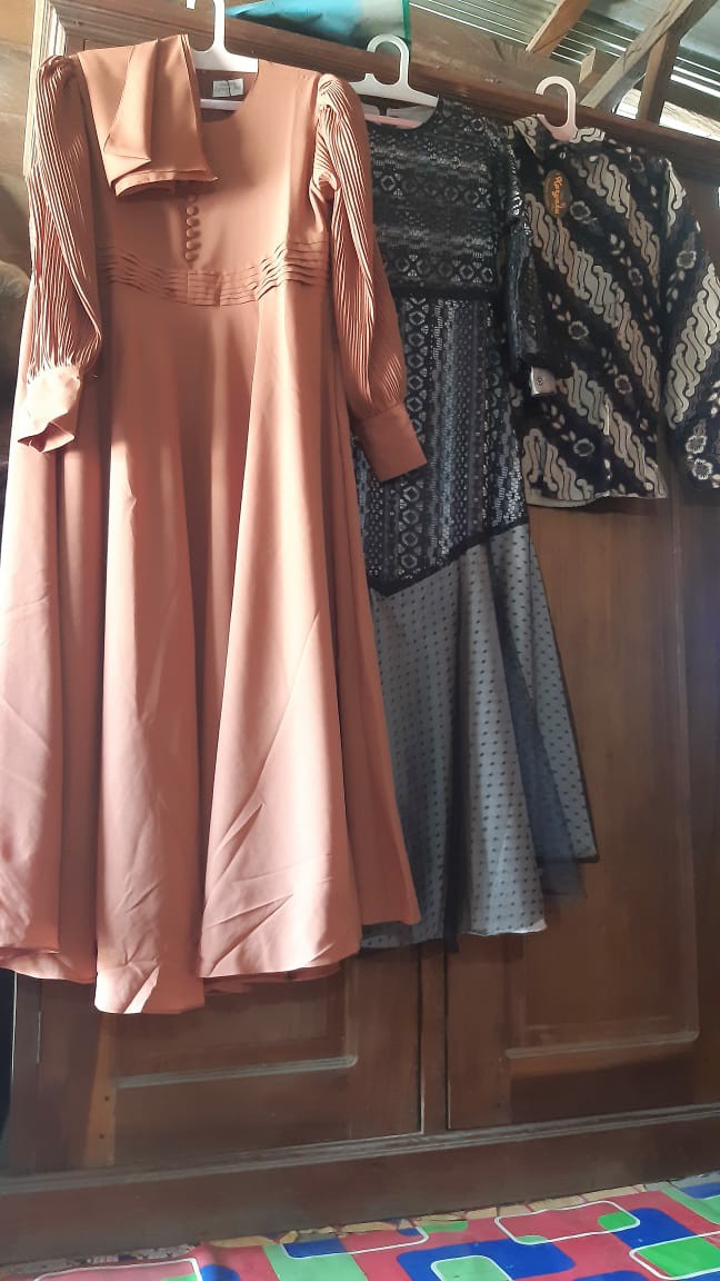 Gamis Couple-gamis Brukat Lace Maxmara Tile Doti - Kemeja Batik Pria