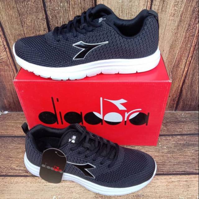 SEPATU  RUNNING PRIA (Diadora) HITAM - ILBONO | SEPATU OLAHRAGA | SEPATU OUTDOOR | SEPATU SEKOLAH