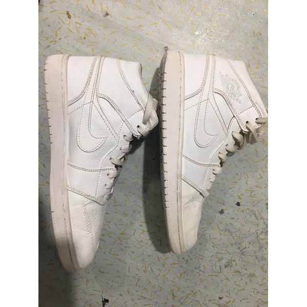 Nike Air Jordan 1 Mid Triple White