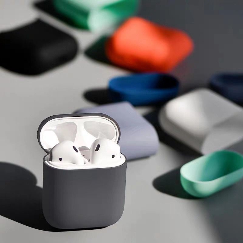 Case Pelindung Airpods I12 Tws Bahan Silikon Warna Solid Dengan Carabiner